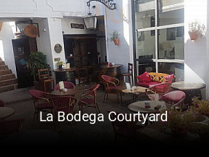 La Bodega Courtyard abrir